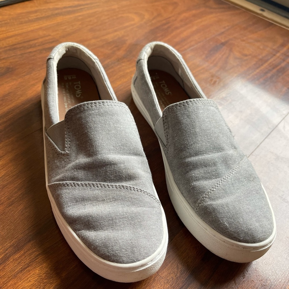 Tom’s slip on shoes